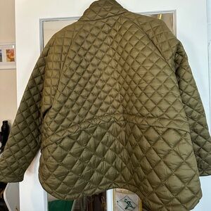 Athleta Whisper Featherless Puffer